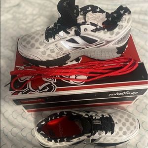 NWT New Balance Run Disney 2015 womens sneakers.